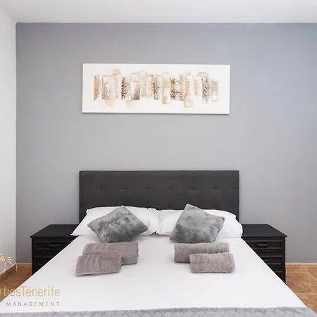 Yulian Feriehus Costa Adeje (Tenerife)